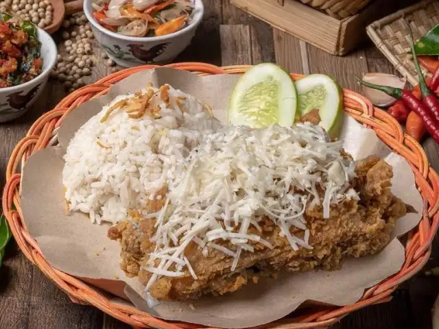 Gambar Makanan Ikan Ayam Geprek Kanayam, Gorontalo 5