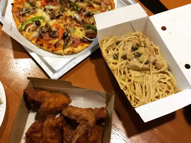 Yellow Cab Pizza Co. Food Photo 10
