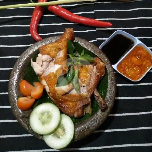 Gambar Makanan Ayam Bakar Goreng Lalapan Bollo, Makassar 18
