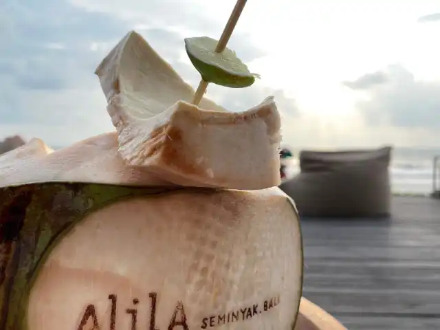 Gambar Makanan Beach Bar by Alila 4
