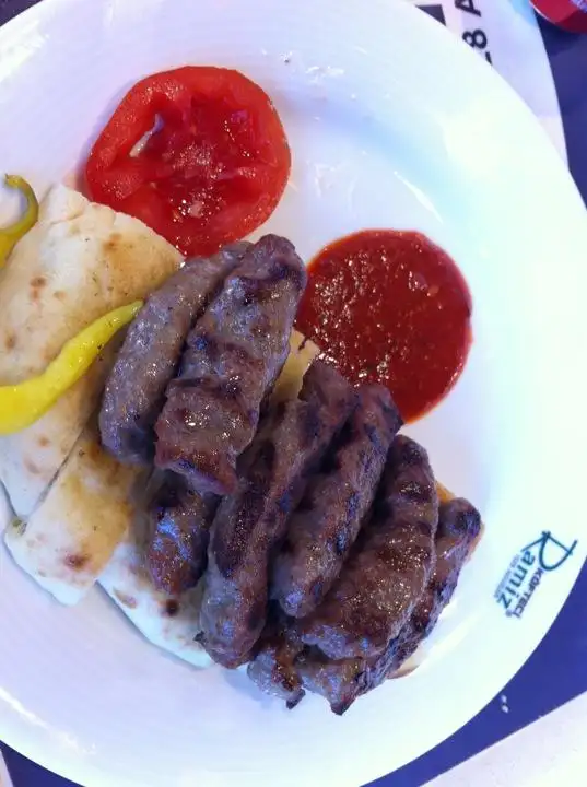 Ramiz Köfteci'nin yemek ve ambiyans fotoğrafları 8