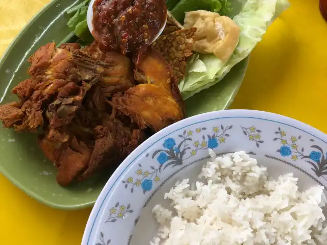 Nasi Ayam Penyet Mak Lampir Food Photo 6