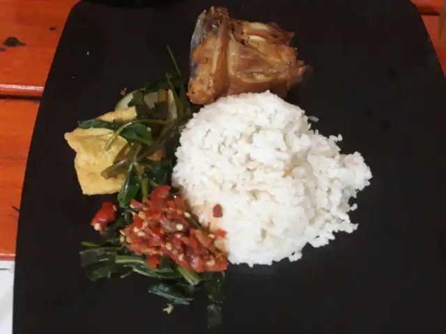 Gambar Makanan Ayam Goreng Nelongso 6