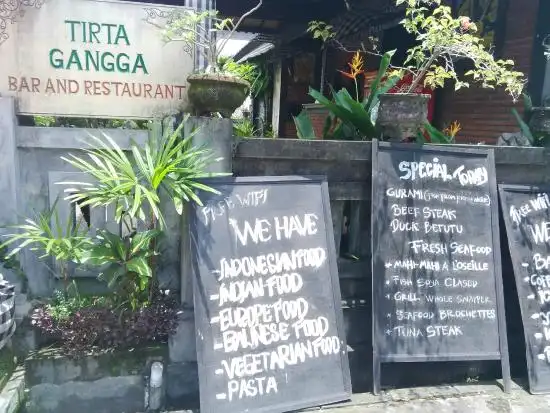 Gambar Makanan Tirta Gangga Bar and Restaurant 15