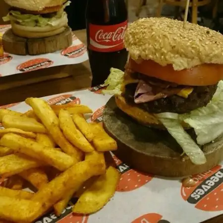 Beeves Burger'nin yemek ve ambiyans fotoğrafları 17