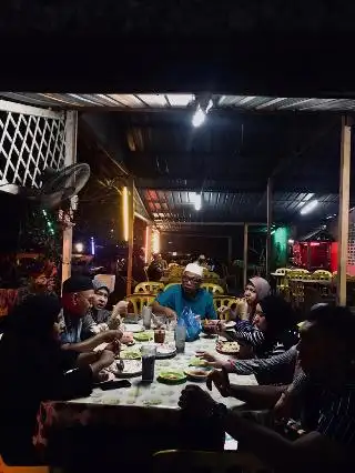 Kedai Tepi Masjid Pengkalan Baru