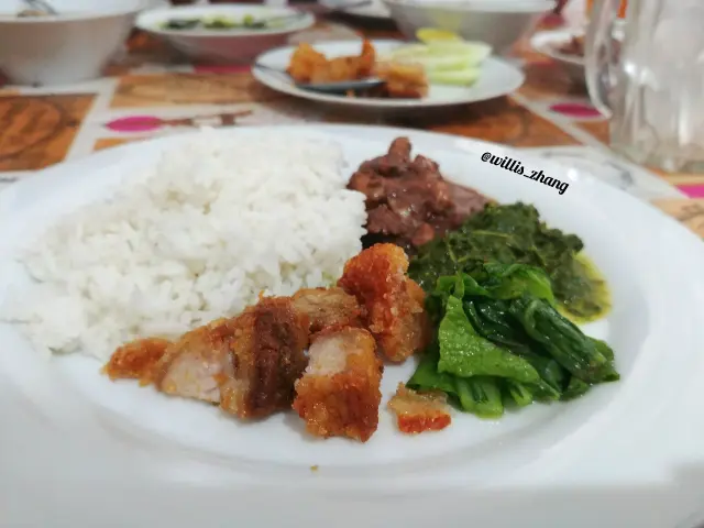 Gambar Makanan Babi Panggang Lapo Dainang br. Sirait 6
