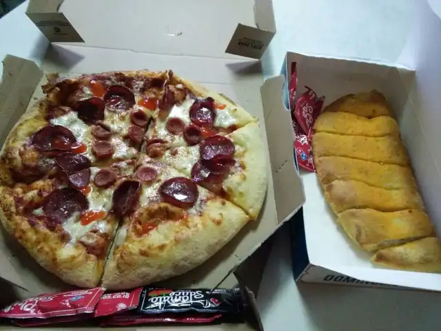 Gambar Makanan Domino's Pizza 11