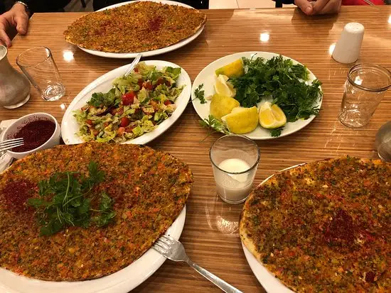 Kadir Usta Kebap ve Lahmacun'nin yemek ve ambiyans fotoğrafları 1