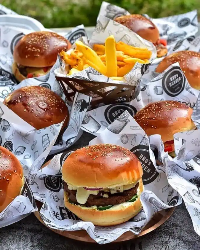 Bro's Burger Kitchen yeri ve telefon numarası.Akaretler, İstanbul