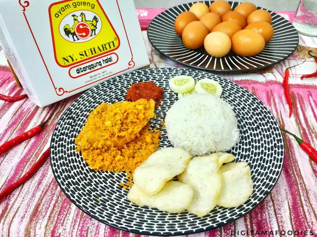 Gambar Makanan AyamGorengSuharti 6