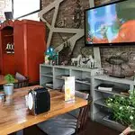 Tint Cafe & Bistro'nin yemek ve ambiyans fotoğrafları 3