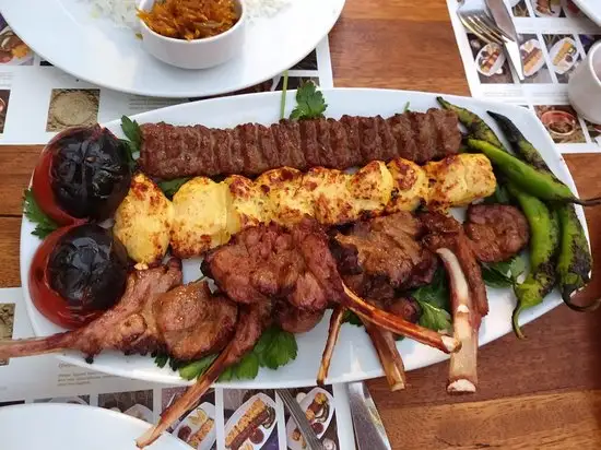 Reyhun Iran Restaurant'nin yemek ve ambiyans fotoğrafları 35