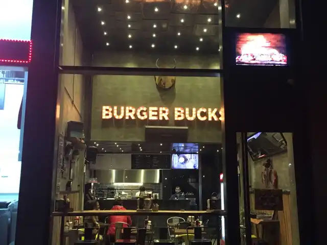 Burger Bucks & İzz-Et'nin yemek ve ambiyans fotoğrafları 18
