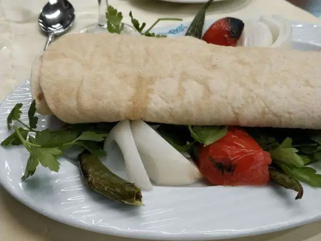 Fatih Belediyesi Yedikule Sosyal Tesisleri'nin yemek ve ambiyans fotoğrafları 18