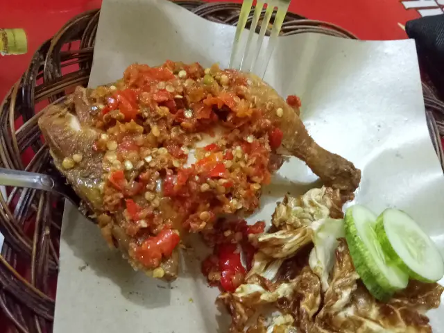 Gambar Makanan Ayam Gepuk Pak Gembus 12