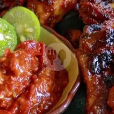 Gambar Makanan Ayam Bakar Mentega Lalapan Mbak Ni-yeh, Mayjend Sutoyo 13