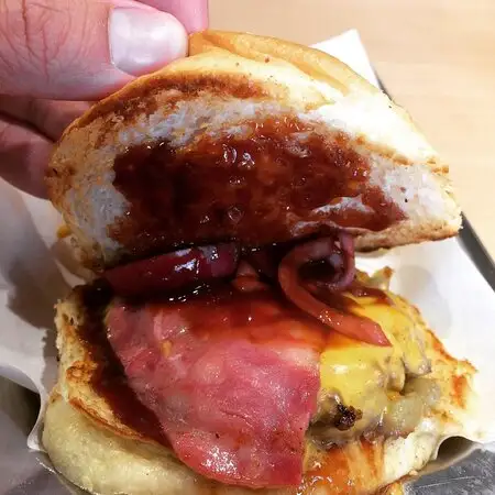 Bucks Properburger'nin yemek ve ambiyans fotoğrafları 9