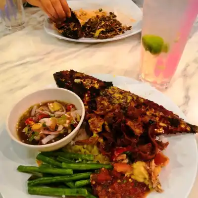 Restoran Dato Yusof Haslam