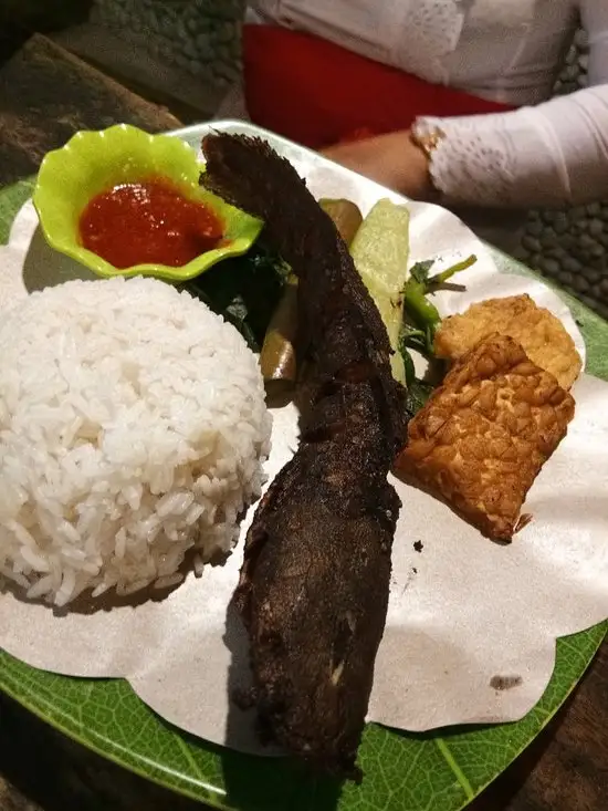 Gambar Makanan Nasi Tempong Indra - Dewi Sri 6