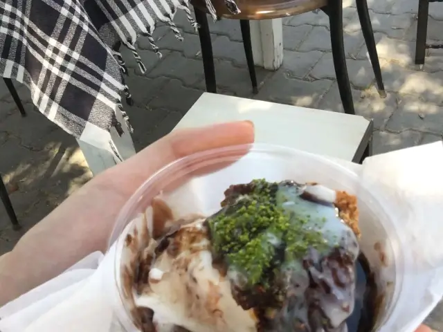 Alaçatı Kızarmış Dondurma'nin yemek ve ambiyans fotoğrafları 1