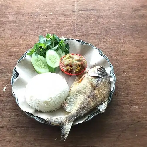 Gambar Makanan Ayam Penyet & Lele Sambel Dadak, Apartemen Kalibata City 12