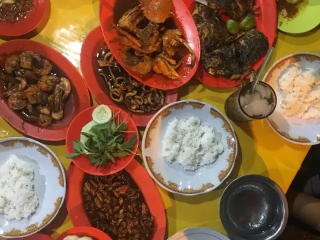 Gambar Makanan Ikan Bakar & Seafood Pasar Genteng 3