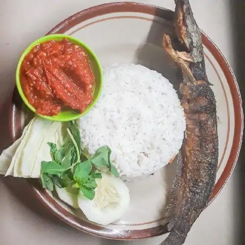 Gambar Makanan Warung Muslim Pak Kumis, Diponegoro 9