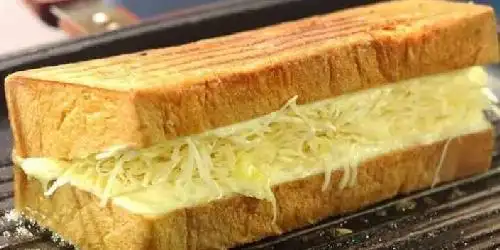 Roti Bakar DND Arshaka, H. Hasan Raya