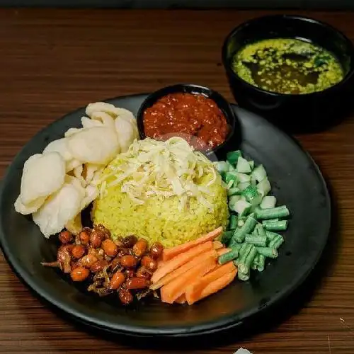 Gambar Makanan Nasi Kuning Kuah ASO, Merdeka 1