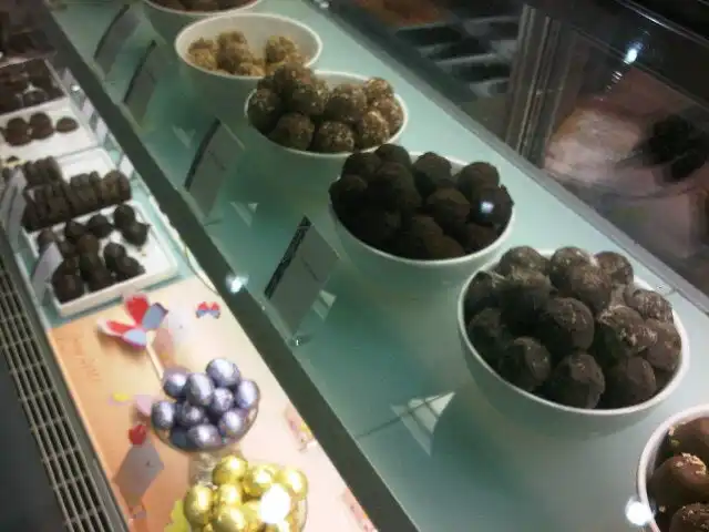 Godiva Chocolatier Food Photo 10