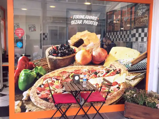 Little Caesars Pizza'nin yemek ve ambiyans fotoğrafları 17