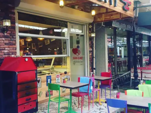 Renkli Taş Devri Sandwich & Cafe