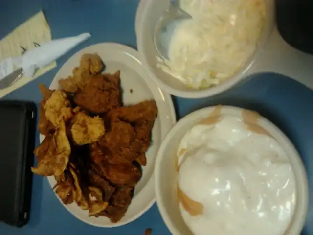 Hartz Chicken Buffet Food Photo 9