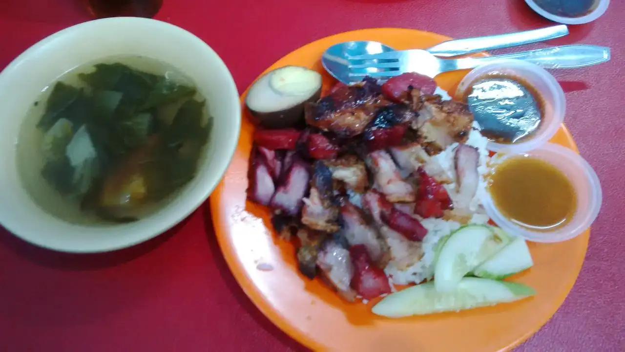 Nasi Campur Tri Bukit Medan'.