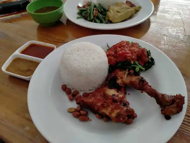 Gambar Makanan Berugak Lombok 5