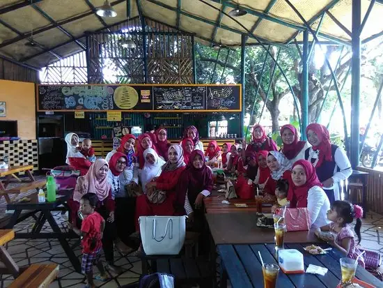 Gambar Makanan Tower cafe and resto 2