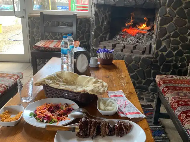 Orta Çağ Kebabçısı'nin yemek ve ambiyans fotoğrafları 4