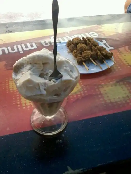 Gambar Makanan Sate Bata + Ice Cream Soda 15