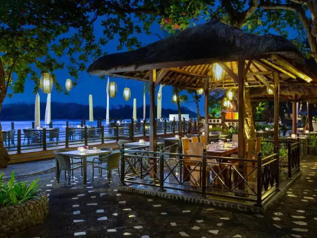 Gambar Makanan Sateria Beachside Restaurant 18