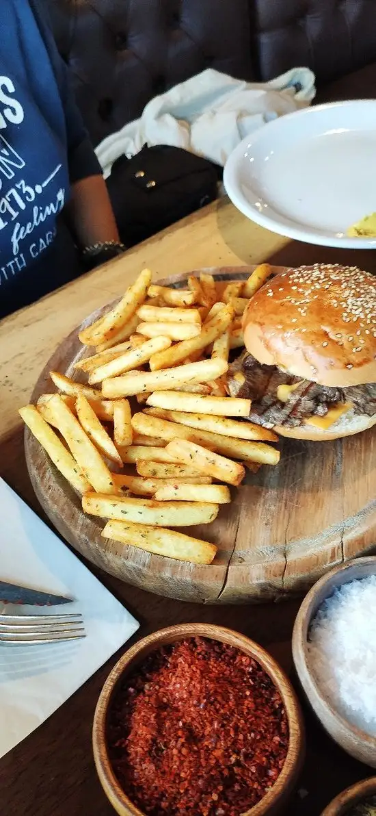 By Ulus Steakhouse & Burger'nin yemek ve ambiyans fotoğrafları 3
