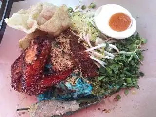 TAPAU Nasi Kerabu Gunong Food Photo 3