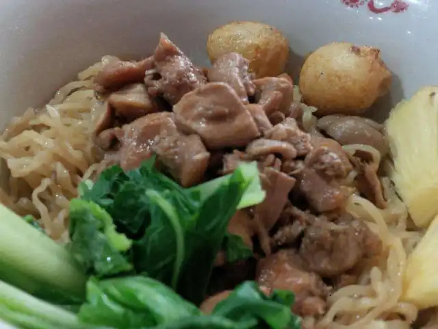 Gambar Makanan Bakmi Naga Resto 20