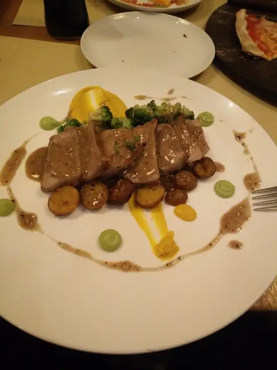 Gambar Makanan Trattoria St. Moritz 16