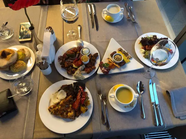Caréme Restaurant - Wyndham Grand İstanbul'nin yemek ve ambiyans fotoğrafları 38