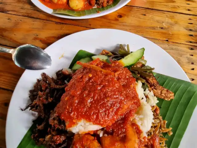 Nasik Lemak Angah Food Photo 1