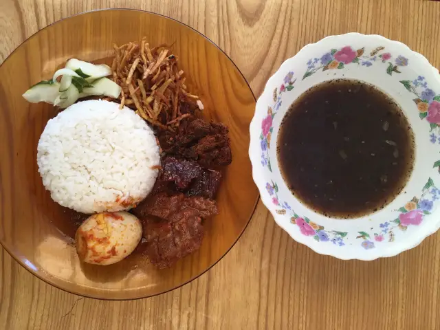 Gambar Makanan Nasi Campur Makassar Nona Lanny 2