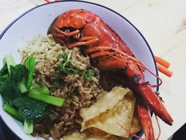 Gambar Makanan Mie Lobster 11