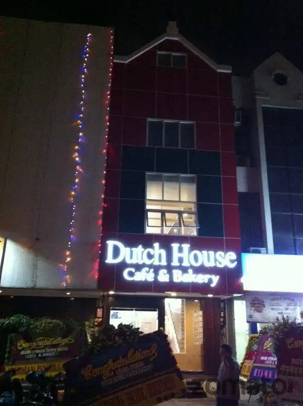 Gambar Makanan Dutch House Cafe & Bakery 4
