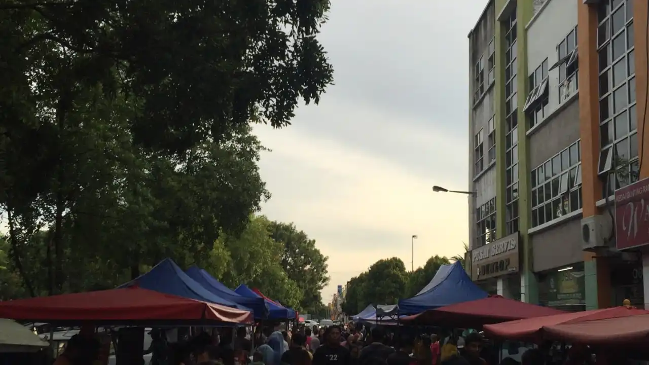 Pasar Malam Taman Merdeka